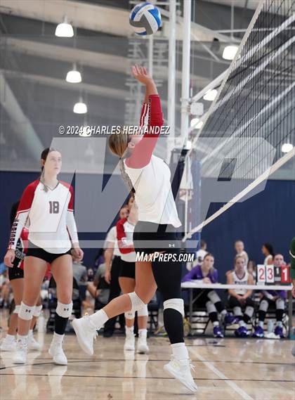 Thumbnail 3 in Huntsville vs. Victoria West (Legends Invitational) photogallery.