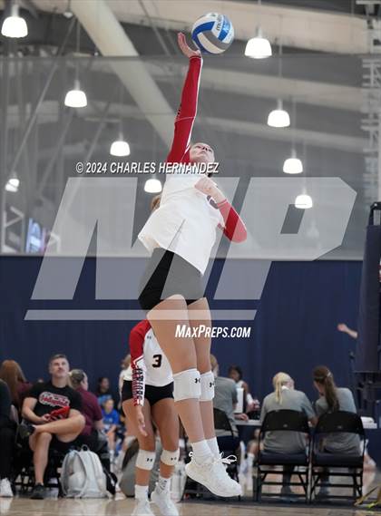 Thumbnail 3 in Huntsville vs. Victoria West (Legends Invitational) photogallery.