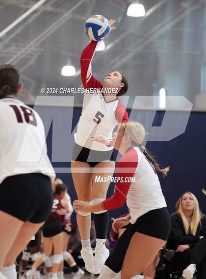 Thumbnail 2 in Huntsville vs. Victoria West (Legends Invitational) photogallery.