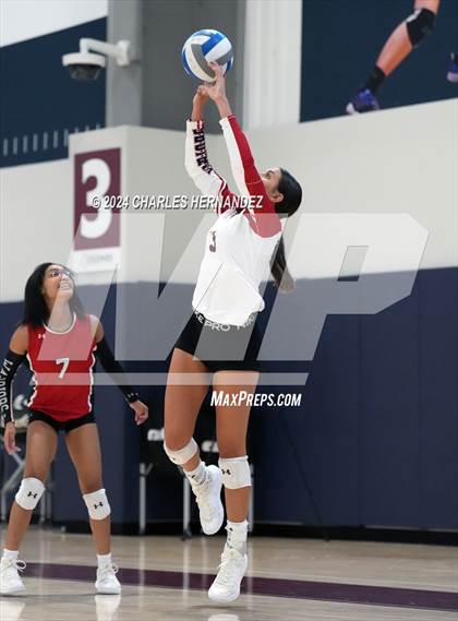 Thumbnail 1 in Huntsville vs. Victoria West (Legends Invitational) photogallery.