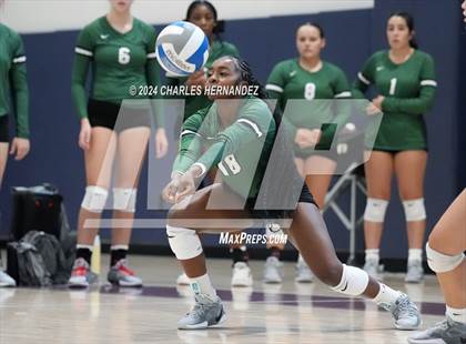 Thumbnail 2 in Huntsville vs. Victoria West (Legends Invitational) photogallery.