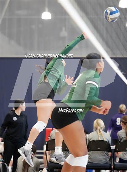Thumbnail 3 in Huntsville vs. Victoria West (Legends Invitational) photogallery.