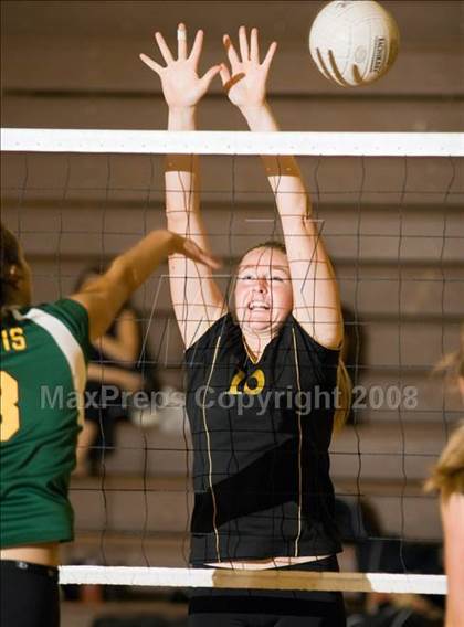 Thumbnail 3 in Buhach Colony vs Davis (Oakdale Invitational) photogallery.