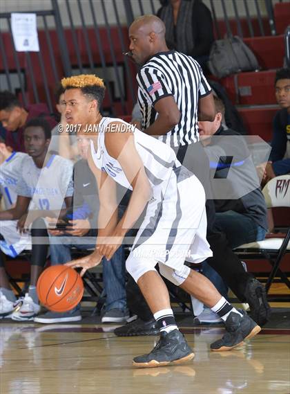 Thumbnail 2 in Saddleback Valley Christian vs. Orange Glen (Rancho Mirage Holiday Invitational) photogallery.
