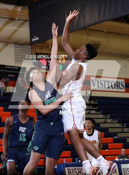 Thumbnail 1 in Fairfax vs. Overland photogallery.