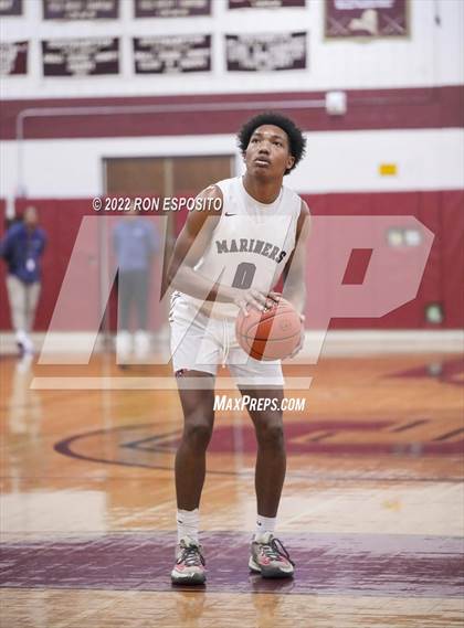 Thumbnail 1 in East Hampton vs Southampton (Holiday Classic) photogallery.