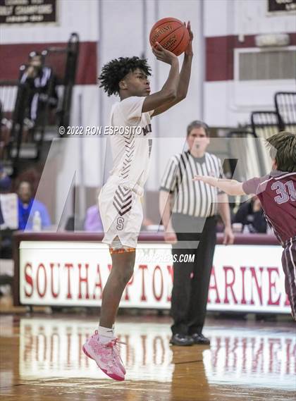 Thumbnail 2 in East Hampton vs Southampton (Holiday Classic) photogallery.