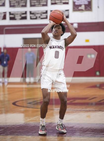 Thumbnail 2 in East Hampton vs Southampton (Holiday Classic) photogallery.