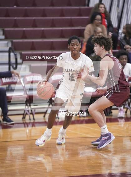 Thumbnail 2 in East Hampton vs Southampton (Holiday Classic) photogallery.