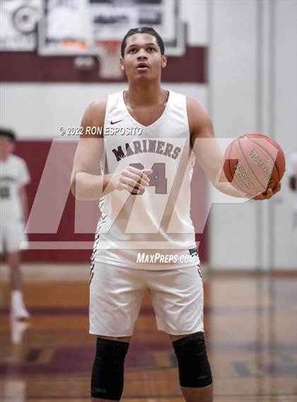 Thumbnail 2 in East Hampton vs Southampton (Holiday Classic) photogallery.