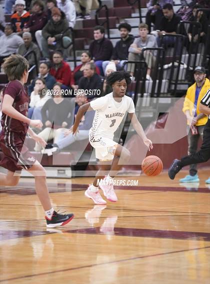 Thumbnail 1 in East Hampton vs Southampton (Holiday Classic) photogallery.