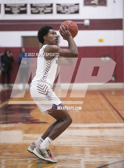 Thumbnail 2 in East Hampton vs Southampton (Holiday Classic) photogallery.