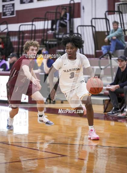 Thumbnail 1 in East Hampton vs Southampton (Holiday Classic) photogallery.