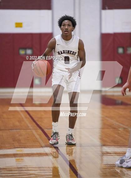 Thumbnail 3 in East Hampton vs Southampton (Holiday Classic) photogallery.