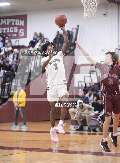 Thumbnail 2 in East Hampton vs Southampton (Holiday Classic) photogallery.