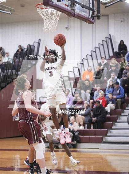 Thumbnail 2 in East Hampton vs Southampton (Holiday Classic) photogallery.