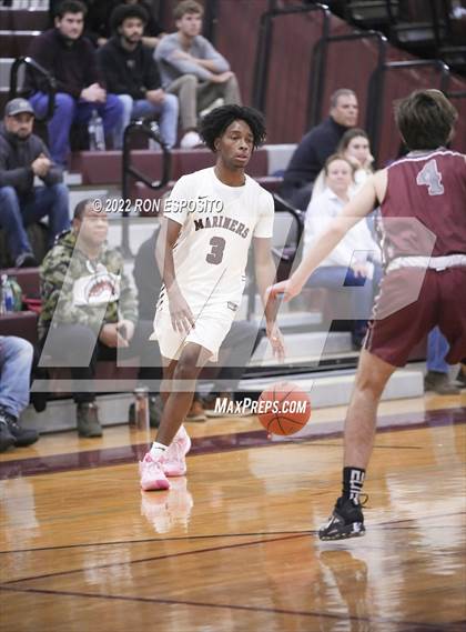 Thumbnail 3 in East Hampton vs Southampton (Holiday Classic) photogallery.