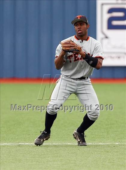 Thumbnail 3 in Texas vs Dallas Jesuit (Jesuit Baseball Classic ) photogallery.