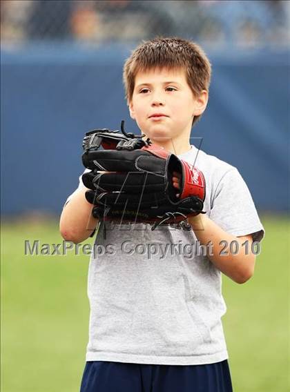 Thumbnail 3 in Texas vs Dallas Jesuit (Jesuit Baseball Classic ) photogallery.