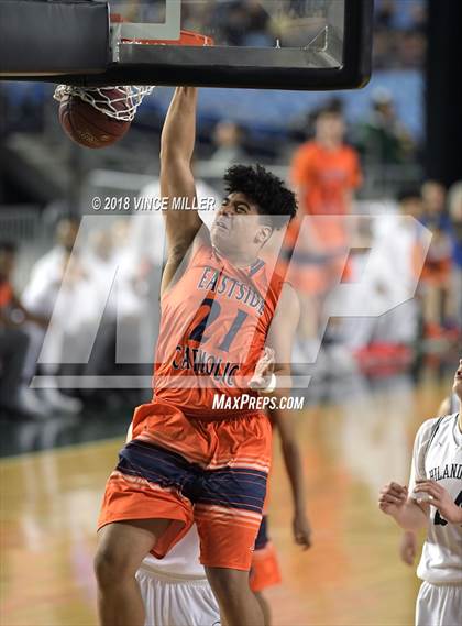 Thumbnail 2 in Eastside Catholic vs. Kelso (WIAA 3A Quarterfinal)  photogallery.