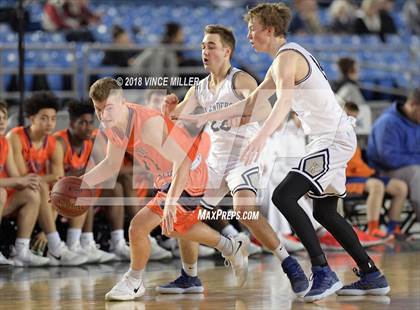 Thumbnail 3 in Eastside Catholic vs. Kelso (WIAA 3A Quarterfinal)  photogallery.