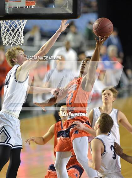 Thumbnail 3 in Eastside Catholic vs. Kelso (WIAA 3A Quarterfinal)  photogallery.