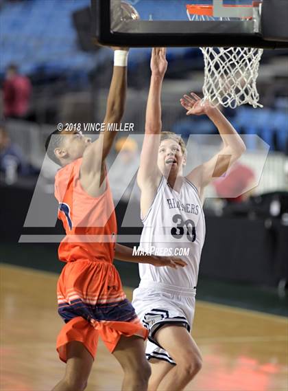 Thumbnail 2 in Eastside Catholic vs. Kelso (WIAA 3A Quarterfinal)  photogallery.