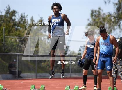 Thumbnail 1 in Elmer Runge Invitational photogallery.