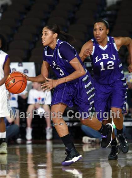 Thumbnail 3 in Lincoln vs. Austin LBJ (UIL 4A Semifinal) photogallery.