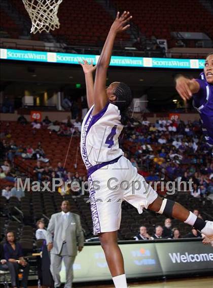Thumbnail 1 in Lincoln vs. Austin LBJ (UIL 4A Semifinal) photogallery.