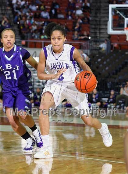 Thumbnail 1 in Lincoln vs. Austin LBJ (UIL 4A Semifinal) photogallery.