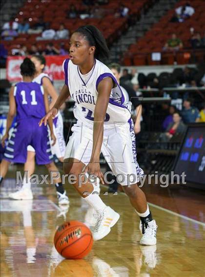 Thumbnail 3 in Lincoln vs. Austin LBJ (UIL 4A Semifinal) photogallery.