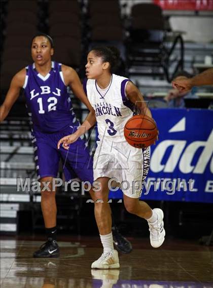 Thumbnail 3 in Lincoln vs. Austin LBJ (UIL 4A Semifinal) photogallery.