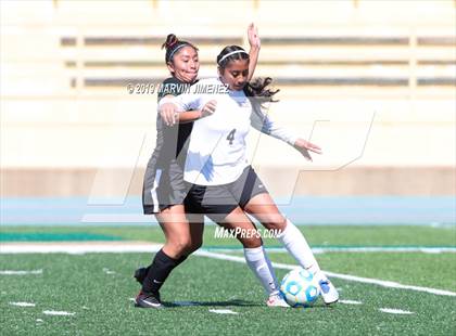Thumbnail 2 in Belmont vs. Rivera (CIF LACS Division III Final) photogallery.