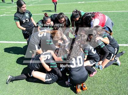 Thumbnail 2 in Belmont vs. Rivera (CIF LACS Division III Final) photogallery.