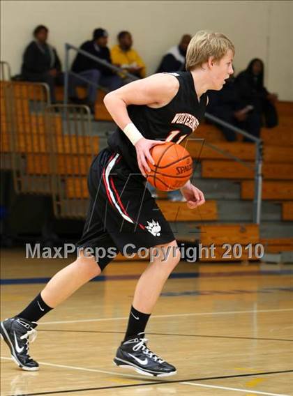 Thumbnail 2 in Harvard-Westlake @ Verbum Dei photogallery.