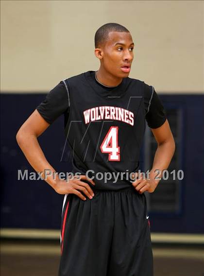Thumbnail 1 in Harvard-Westlake @ Verbum Dei photogallery.