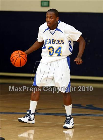 Thumbnail 2 in Harvard-Westlake @ Verbum Dei photogallery.