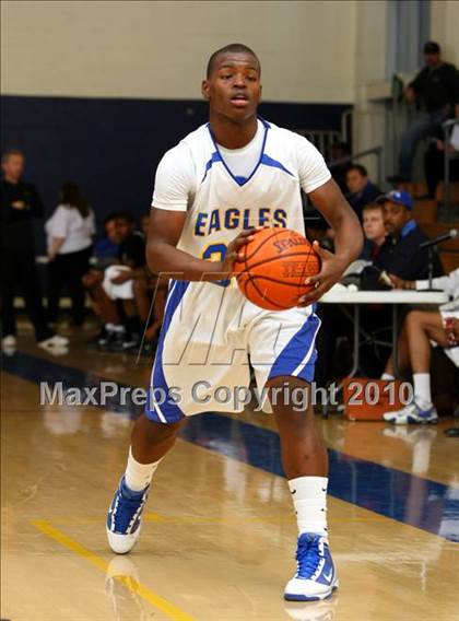 Thumbnail 2 in Harvard-Westlake @ Verbum Dei photogallery.