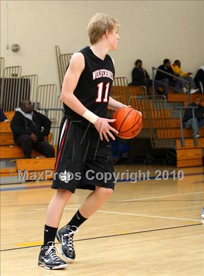 Thumbnail 3 in Harvard-Westlake @ Verbum Dei photogallery.