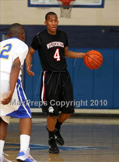 Thumbnail 3 in Harvard-Westlake @ Verbum Dei photogallery.