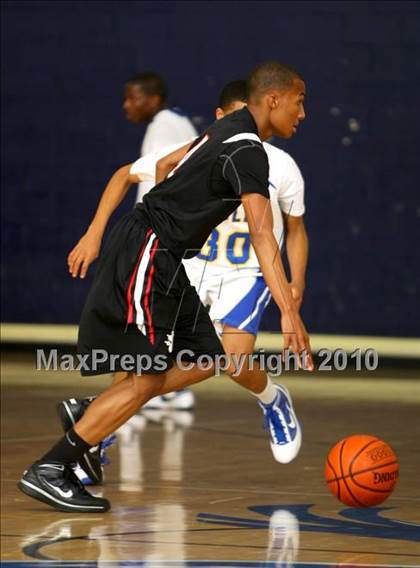 Thumbnail 1 in Harvard-Westlake @ Verbum Dei photogallery.