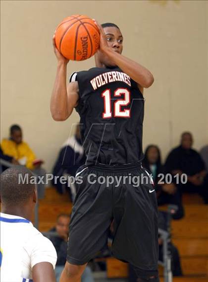 Thumbnail 2 in Harvard-Westlake @ Verbum Dei photogallery.
