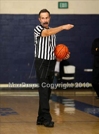 Thumbnail 1 in Harvard-Westlake @ Verbum Dei photogallery.