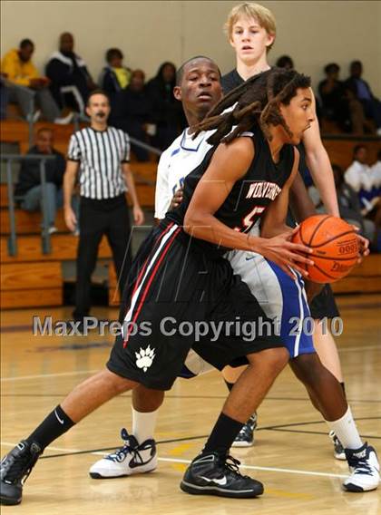 Thumbnail 3 in Harvard-Westlake @ Verbum Dei photogallery.