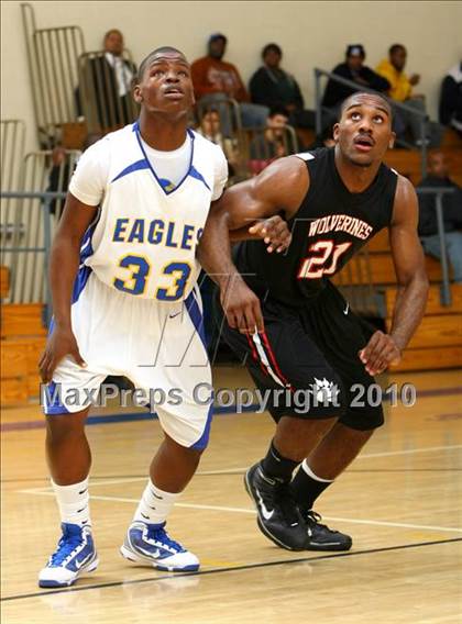 Thumbnail 1 in Harvard-Westlake @ Verbum Dei photogallery.