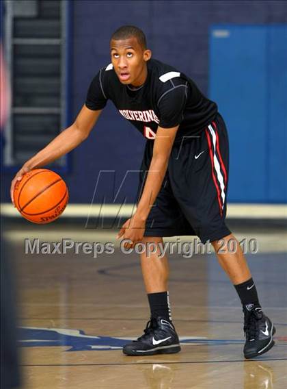 Thumbnail 1 in Harvard-Westlake @ Verbum Dei photogallery.