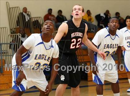 Thumbnail 3 in Harvard-Westlake @ Verbum Dei photogallery.