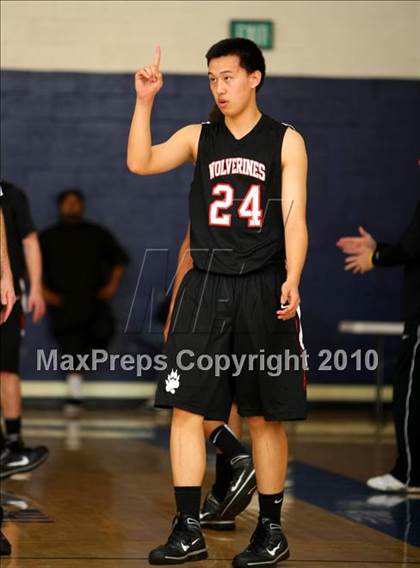 Thumbnail 1 in Harvard-Westlake @ Verbum Dei photogallery.