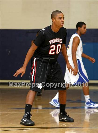 Thumbnail 2 in Harvard-Westlake @ Verbum Dei photogallery.